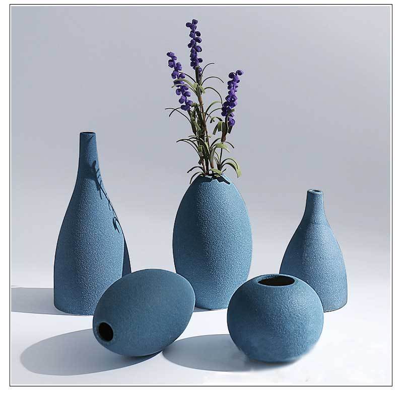 Dried Flowers Home Decoration in a rustic vase for elegant décor.